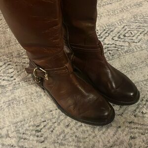 Vince camuto wine in color